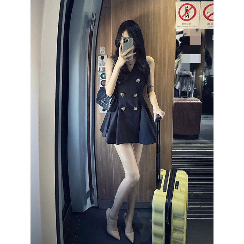 Women's V-neck Tight Waist A- Line Pleated Short Skirt SuzyFlo