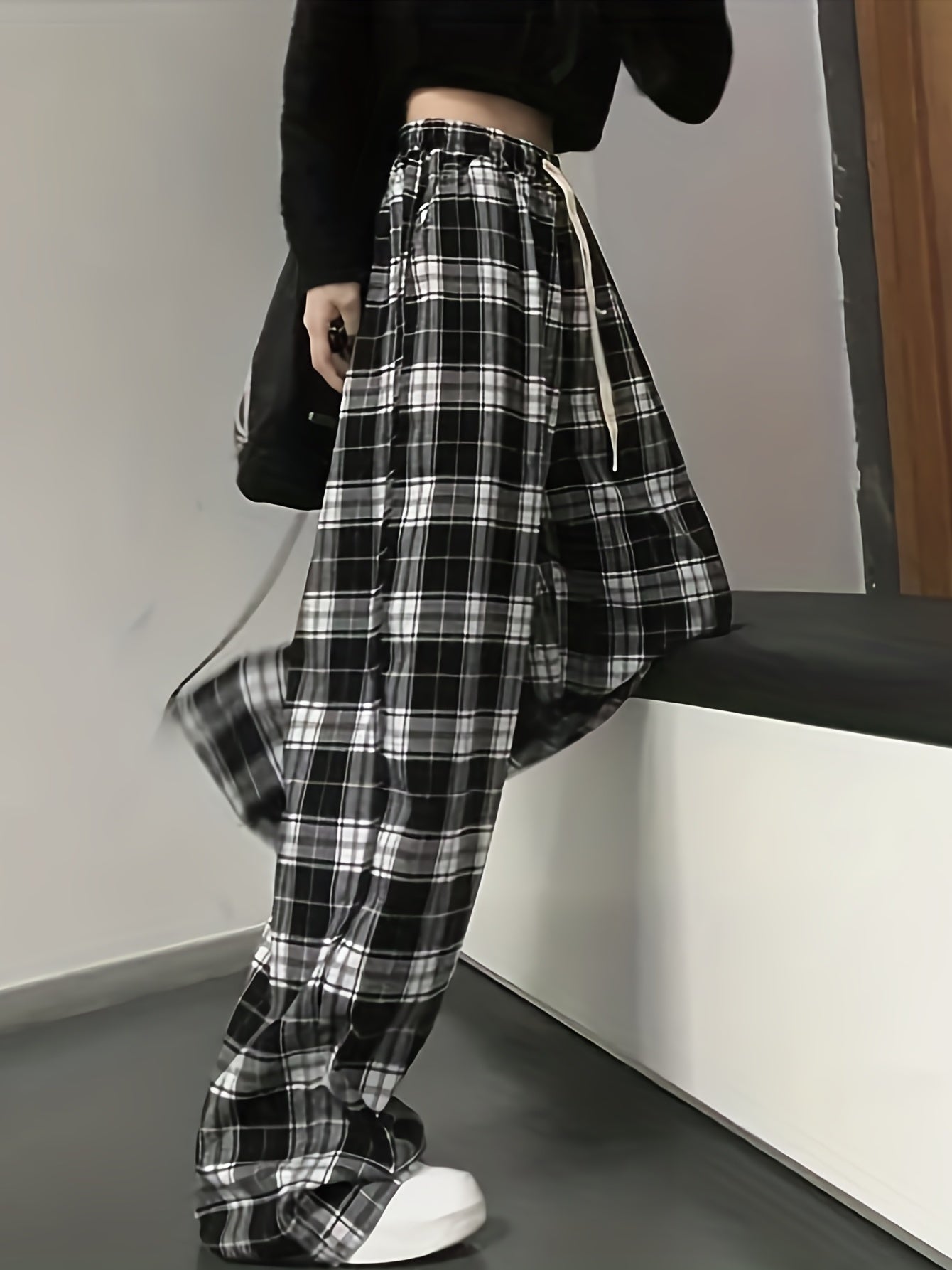 Stylish Plaid Drawstring Pants - Comfortable Loose Fit for Spring & Fall - Adjustable Waist, Versatile Womens Clothing
