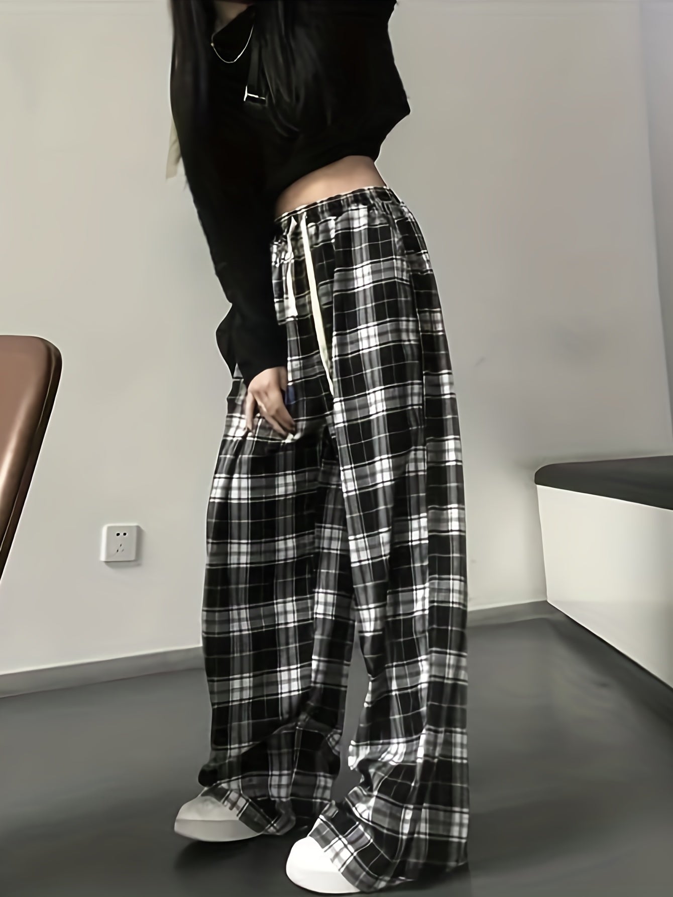 Stylish Plaid Drawstring Pants - Comfortable Loose Fit for Spring & Fall - Adjustable Waist, Versatile Womens Clothing